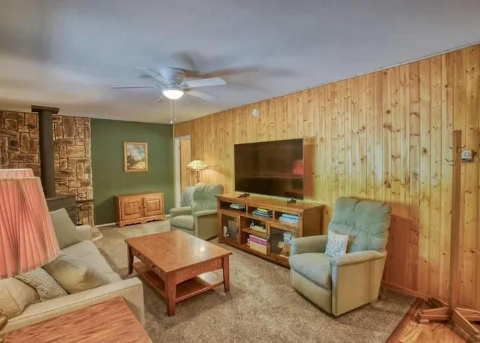 2br Forest With Fire Pit Bbq Patio & Games