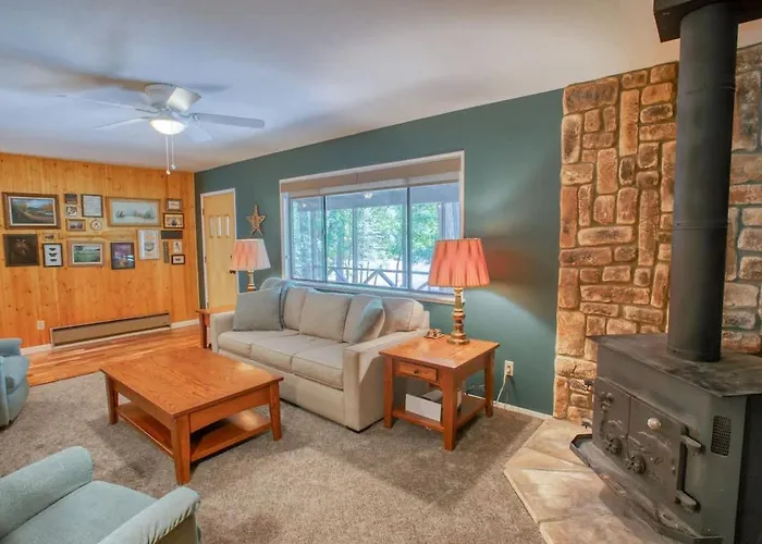 2br Forest With Fire Pit Bbq Patio & Games *