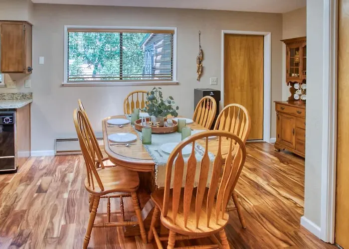 Holiday home 2br Forest With Fire Pit Bbq Patio & Games *